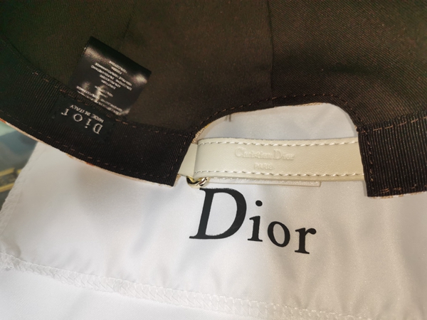 ブランド帽子角部分ディテール